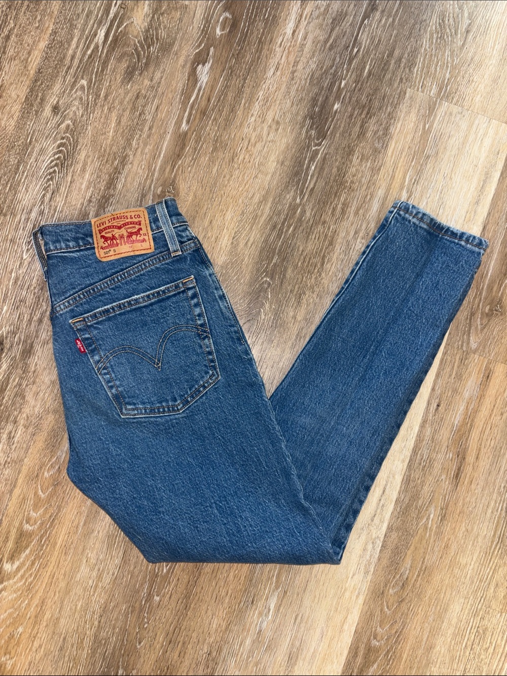Levi's women’s skinny Slim Straight Indigo Blue Jeans high waisted buttonfly 24